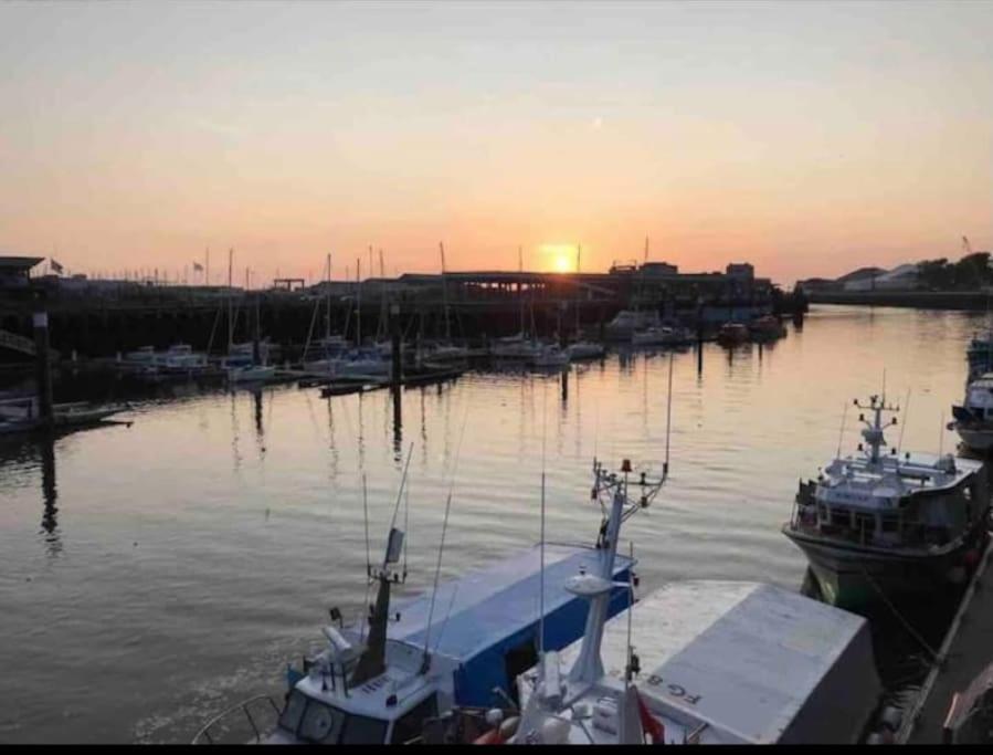 L'Amazonia : Face A La Basilique Parking Gratuit Apartment Boulogne-sur-Mer Bagian luar foto