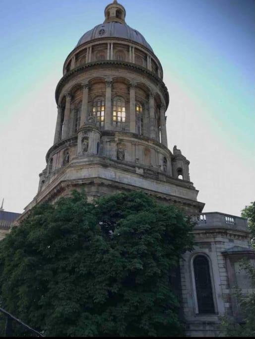 L'Amazonia : Face A La Basilique Parking Gratuit Apartment Boulogne-sur-Mer Bagian luar foto
